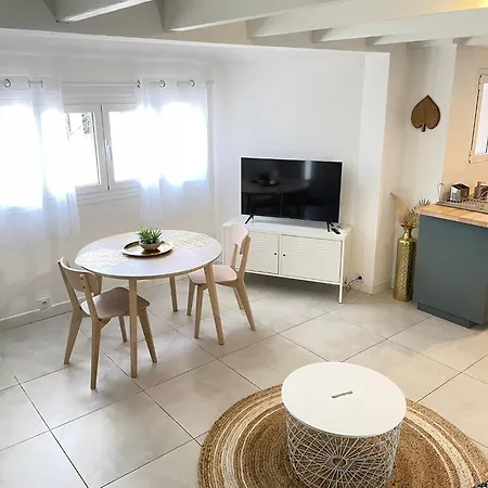 Διαμέρισμα Charming Southern House *